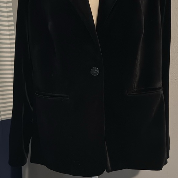 Calvin Klein Women's Black Velvet Blazer - Picture 4 of 13